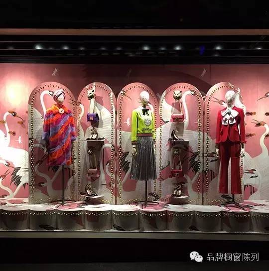 gucci服装橱窗展示,gucci最新橱窗主题