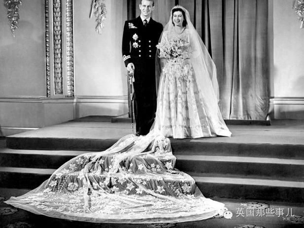 婚纱历史不过100多年，这些年那些令人惊艳的婚纱，你会对哪一款尖叫~