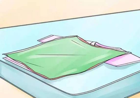 衣服褶皱没熨斗怎么办,衣服有褶皱没有熨斗怎么办