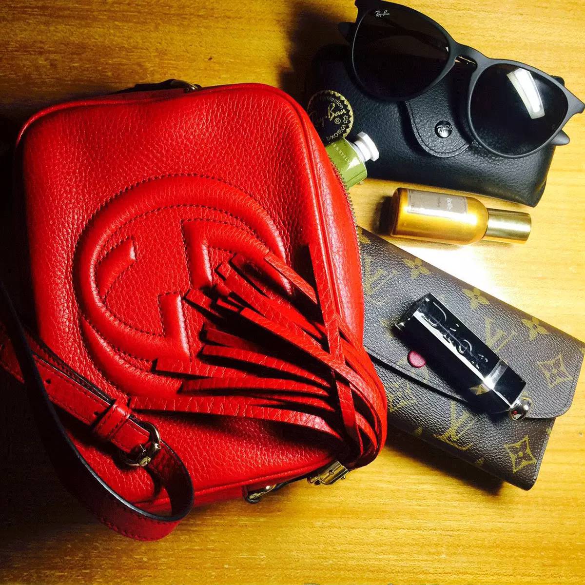 粉丝寄来的包,粉丝寄来了一箱包包