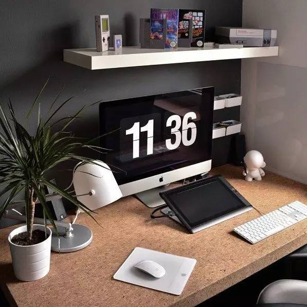 设计师办公桌VS普通人的办公桌，我方了