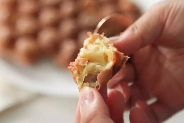 在香港吃到了正宗的港式鸡蛋仔,上海最好吃的鸡蛋仔