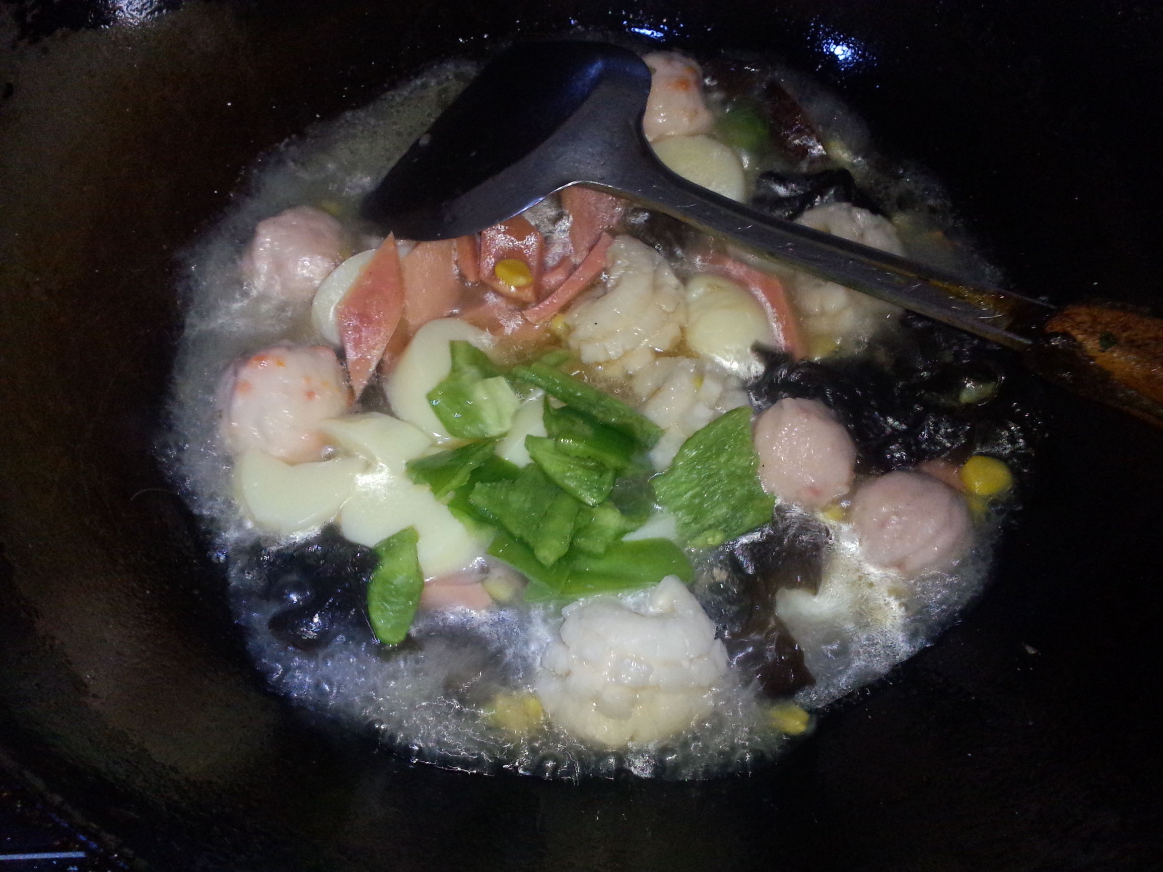 怎么勾芡才能收汁亮油,勾芡怎么亮油