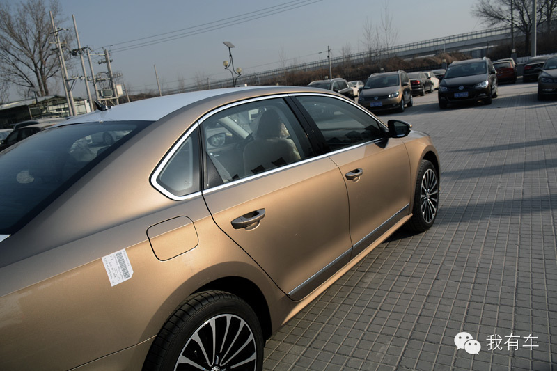 帕萨特b8外观,帕萨特迈腾b8外观对比