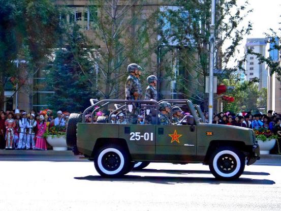 军用东风猛士高清图片,解放军部队军车图片