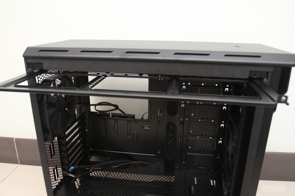 追风者515机箱可以装大主板吗,华擎b150装nvme