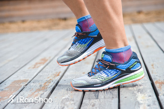 TopX|硬碰硬较量四款主流缓冲跑鞋横评对比