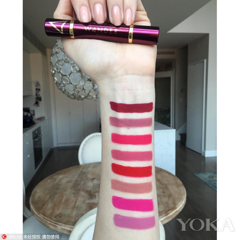 从艾林森化妆包里翻出