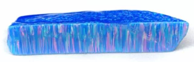 莎士比亚都为之倾倒的宝石，你的珠宝箱里不能没有一颗欧泊！