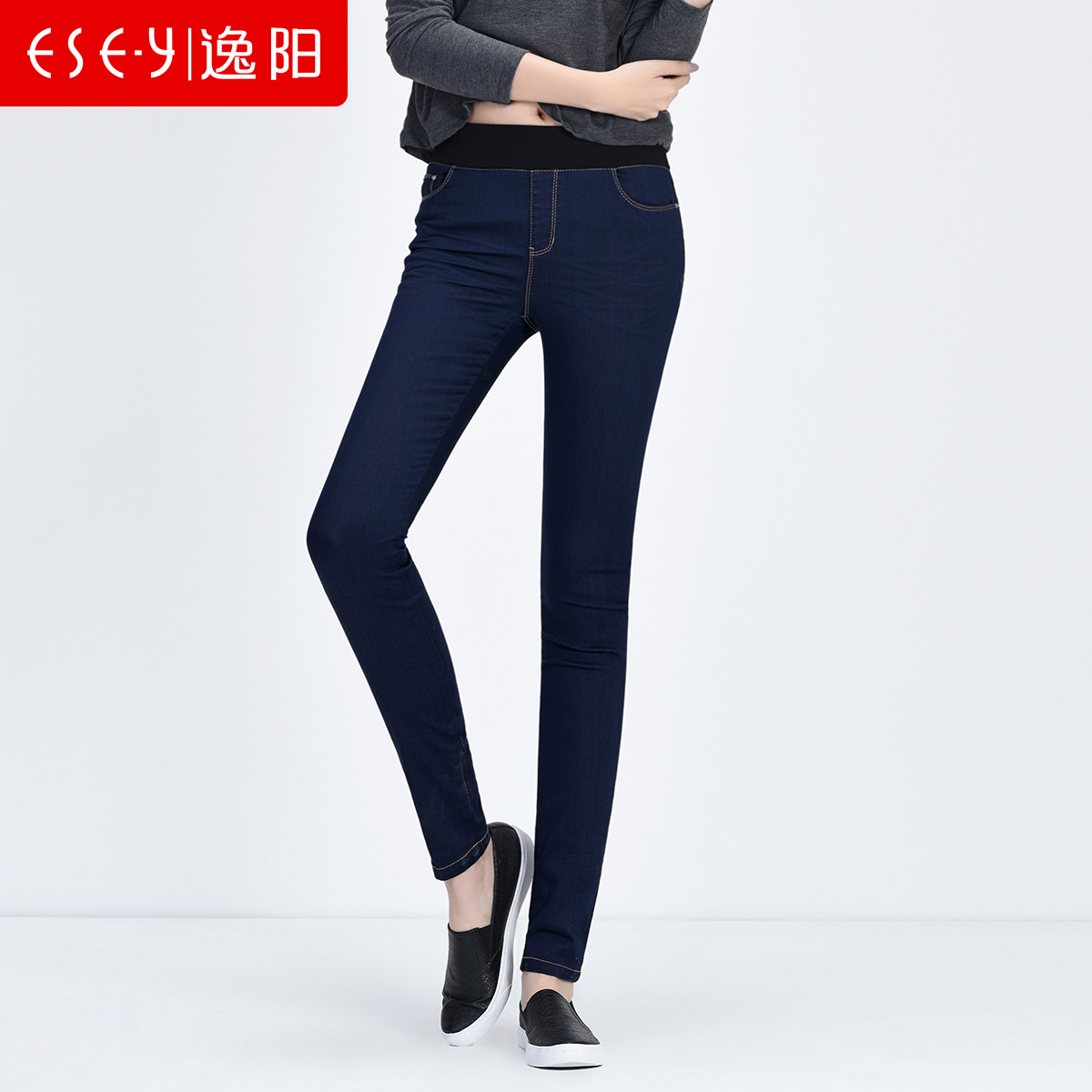 露脐半截衫,露锁骨打底衫遮肚子