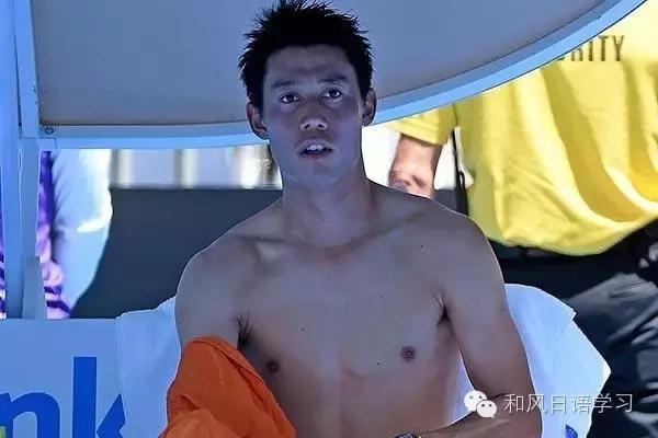 他们不穿衣服比穿着衣服更帅，哪个是你的菜？