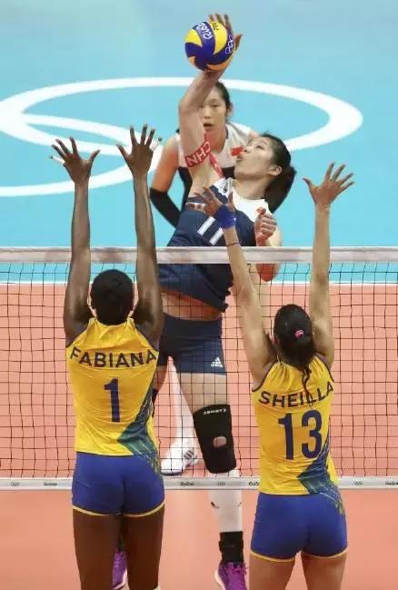 傅园慧奥运领奖,傅园慧无缘奖牌