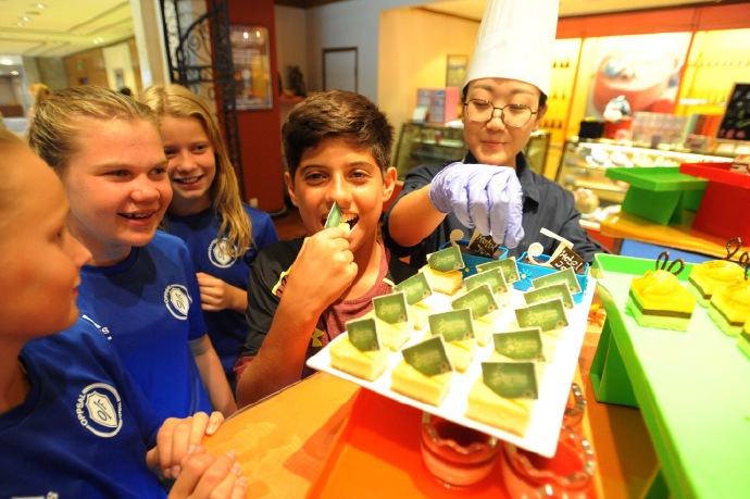 沈阳哥德杯美食花絮：小球星居然也喜欢沈阳撸串