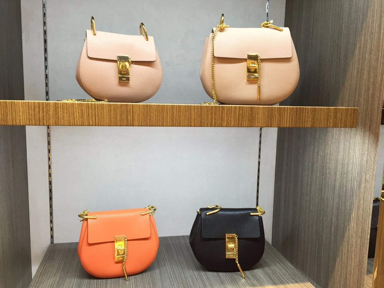 上海哪个免税店买后最便宜,上海最大的免税商场在哪里