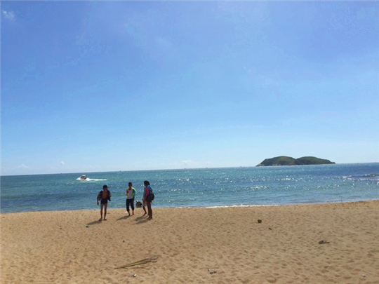 三亚旅行结婚纪念日,小两口结婚纪念日在家过二人世界