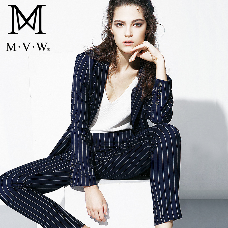 穿衣选干练小西装，美美得无所畏惧