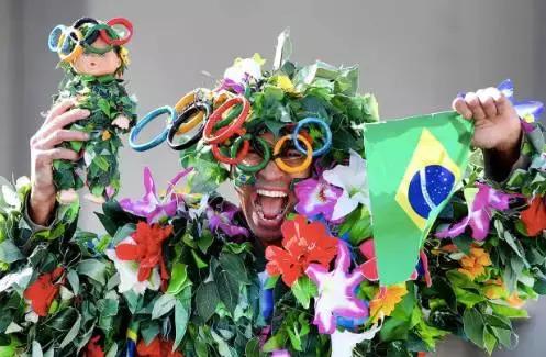 傅园慧奥运领奖,傅园慧无缘奖牌