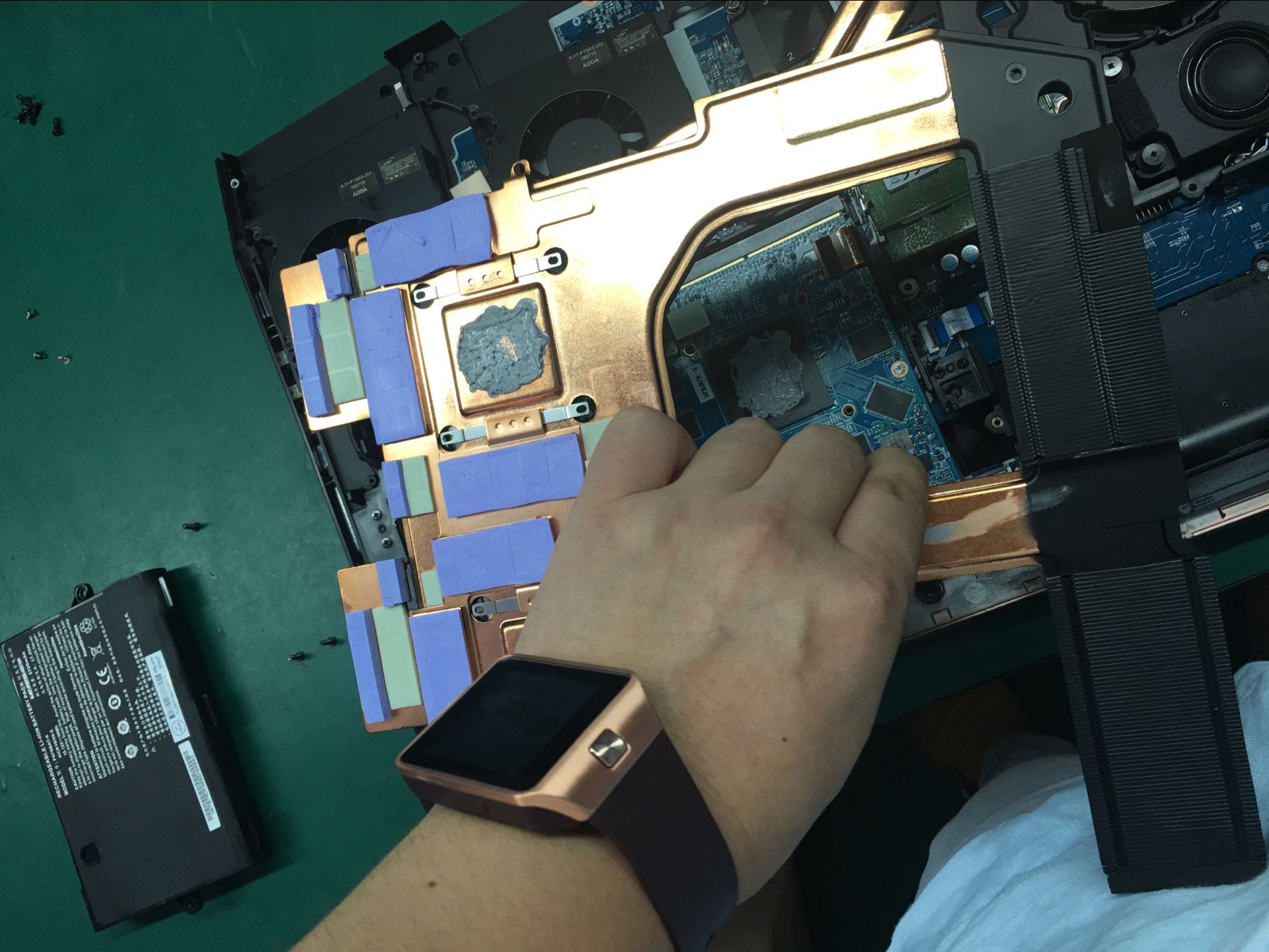 战神gx10开箱,最强游戏本开箱