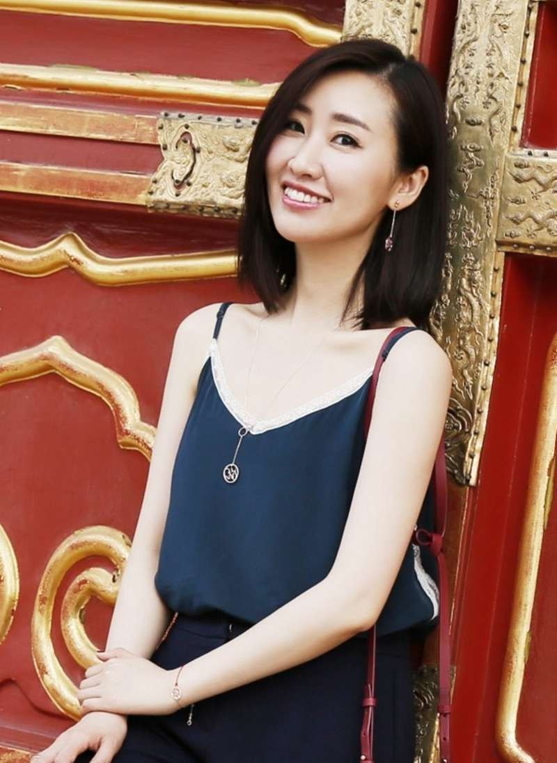 从南都首席到90万教徒,“买神”黎贝卡:朋友就是朋友,不是资源