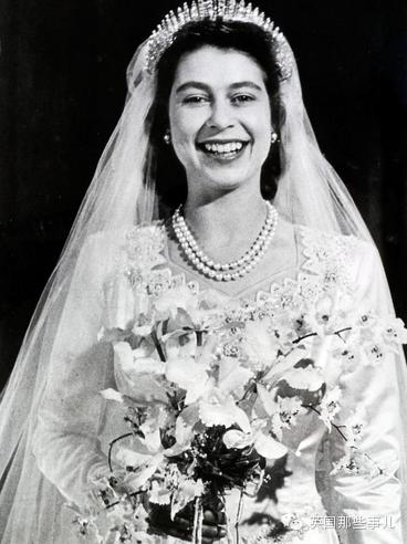 婚纱历史不过100多年，这些年那些令人惊艳的婚纱，你会对哪一款尖叫~