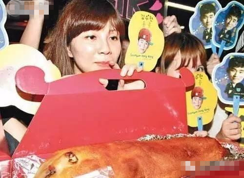 粉丝送华晨宇生日礼物排第几,粉丝送华晨宇豪车视频