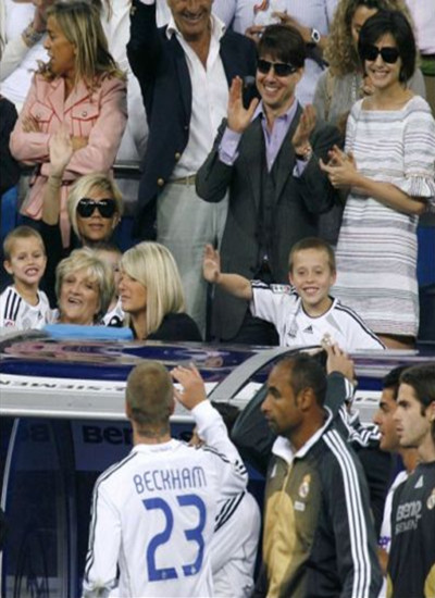 足球屌丝也有屌丝的快乐,足球明星脑残行为