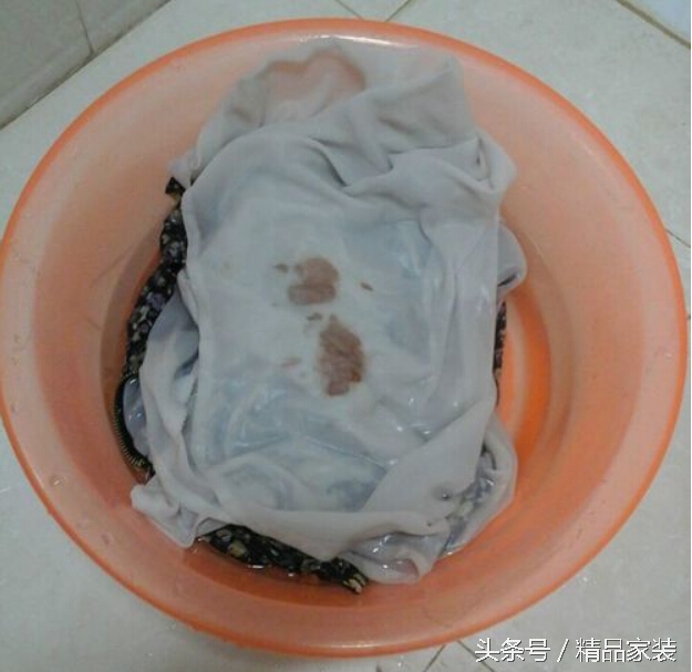 宝宝床单的尿渍怎么洗干净,宝宝尿渍黄色怎样能洗掉