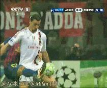 国足足球搞笑gif,足球原地踩单车搞笑gif