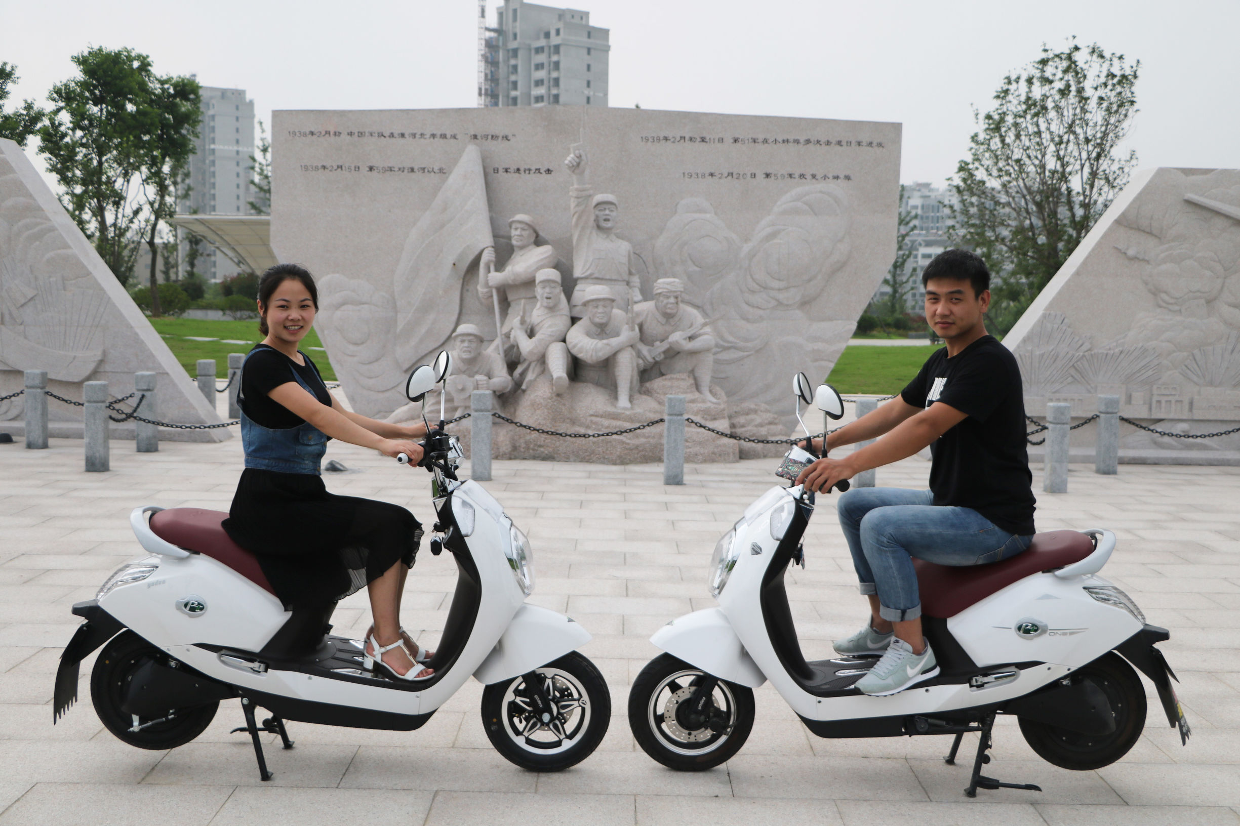 雅迪和小牛哪个更智能,雅迪比小牛更稳定