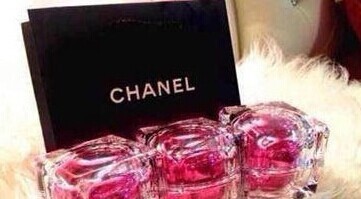 请不要把你的东西放到别人手里,请不要拿着别人的东西送人