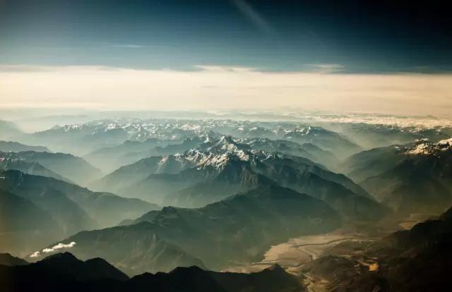 典籍里的中国楚辞篇讲了些什么,战国时期楚辞