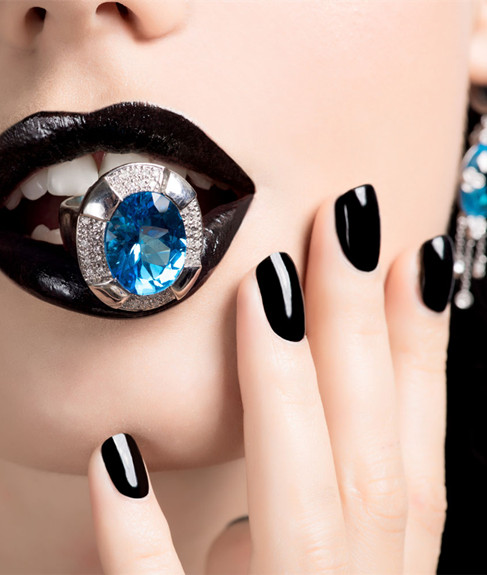 蓝宝石矢车菊和艳蓝区别,蓝宝石里的皇家蓝和矢车菊