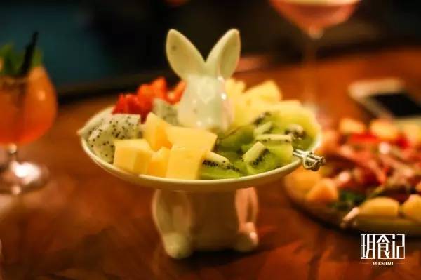 黑夜是孤独的寂静的,夜是孤独的也是美好的