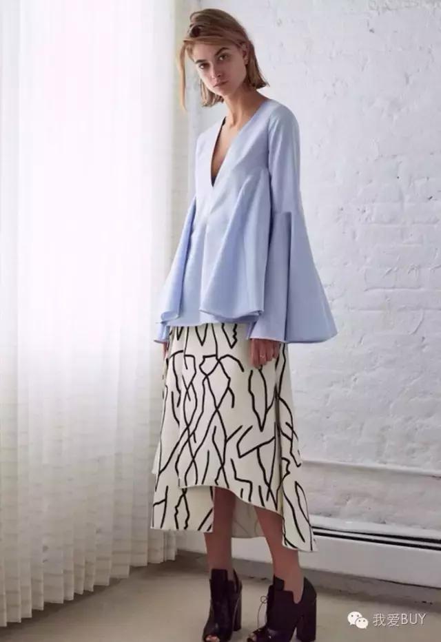 每周女星*服私**秀：89元T成功俘获刘诗诗，杨幂270元T够亲民