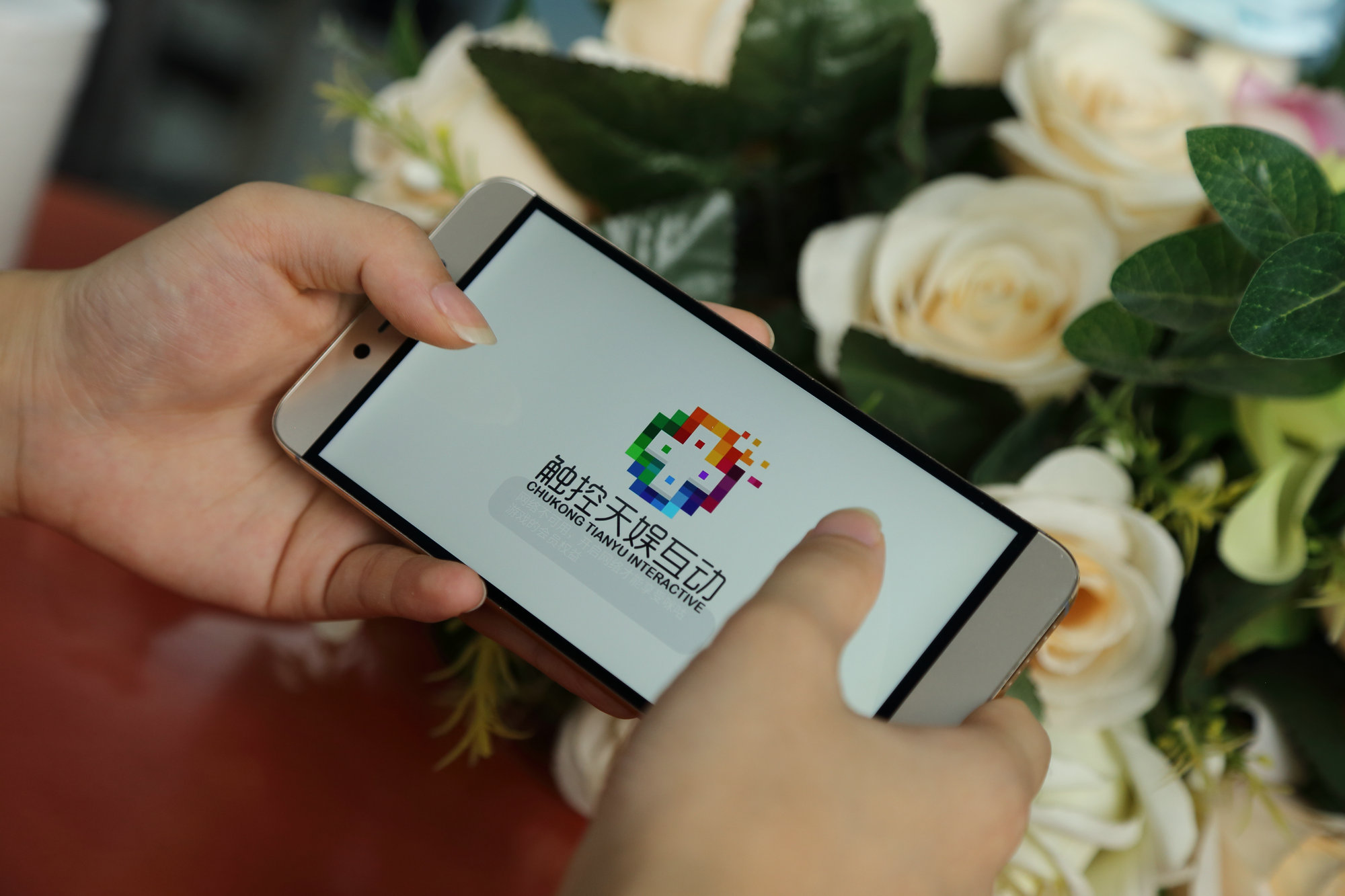 保护脆弱的手机屏幕,跟电子设备说拜拜