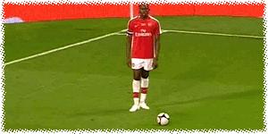 足球球员搞怪图片,足球搞笑庆祝动作gif