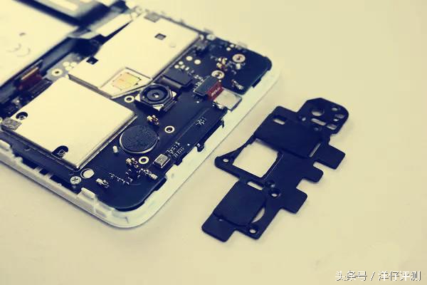 魅蓝e手机测评,魅蓝拆解视频大全