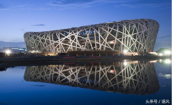 中国足球怎么发展？专业的球场只有可怜的五座！