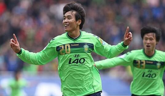 2004年东亚杯李玮锋,2002年十强赛李玮锋头球