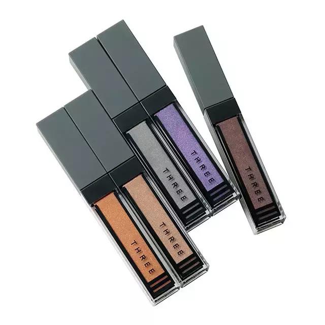 彩妆届又出一波液体眼影,据说霓虹国的妹子已经到了拼人品去抢