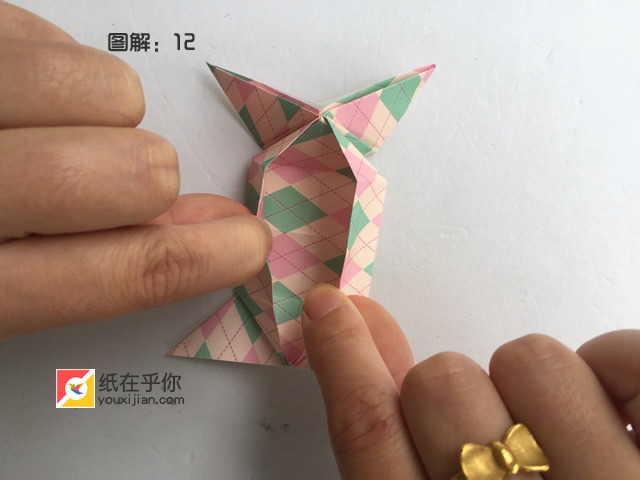 纸在乎你手工折纸糖果收纳盒视频图解教程