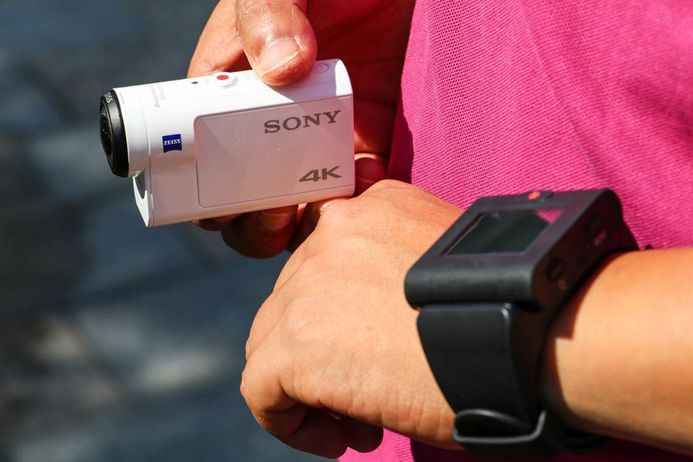 索尼4k摄录一体机fdr-ax100e,索尼fdr-x1000v摄录一体机怎么用