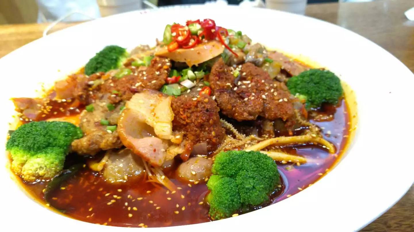 这家店竟然把干锅当成冒菜？不服来看！