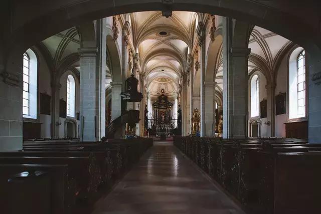 弹奏管风琴音乐的特点,弹奏管风琴