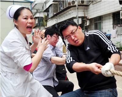 摄影大赛无影灯下的娘子军，无论白天、黑夜，她们与这里结下不解之缘！（作品展示102期）