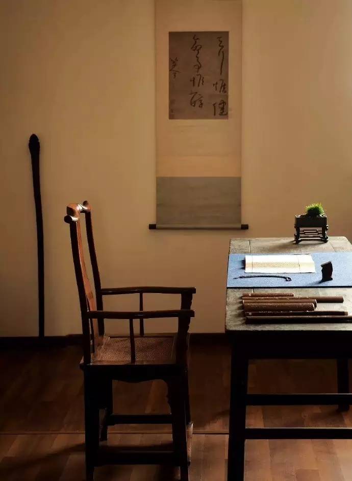 入世渐多恩怨事，理欲藏神息智争