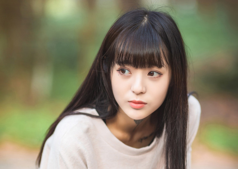 小说:她惹怒了他,他很生气的对秘书说,她回来带到地下室