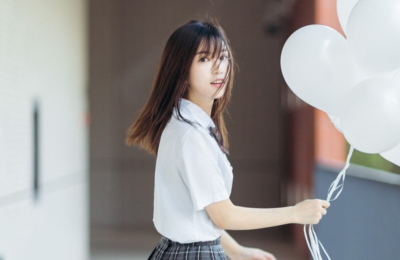 穷小伙救个落水的姑娘竟是千金,男主捡到一个女孩却是林氏千金