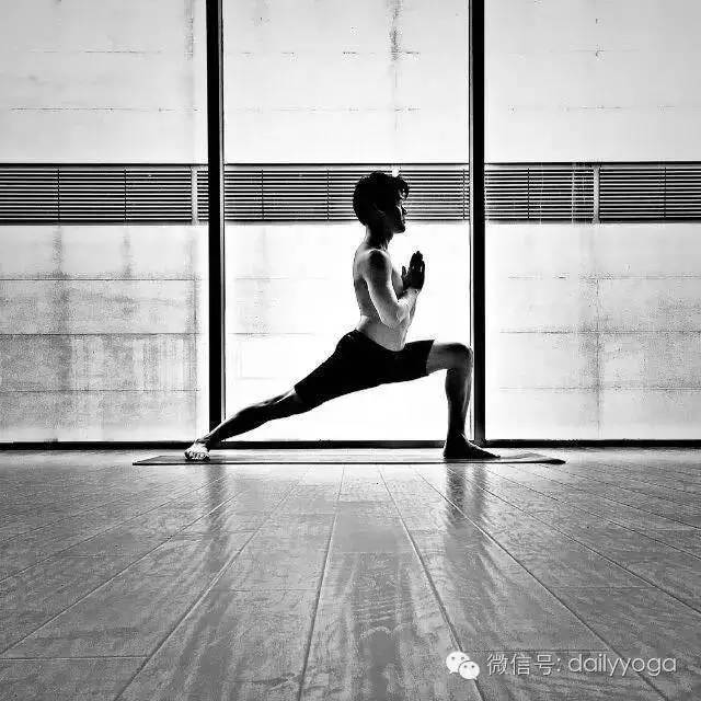 山式是瑜伽最基础体式,基础好看的瑜伽体式