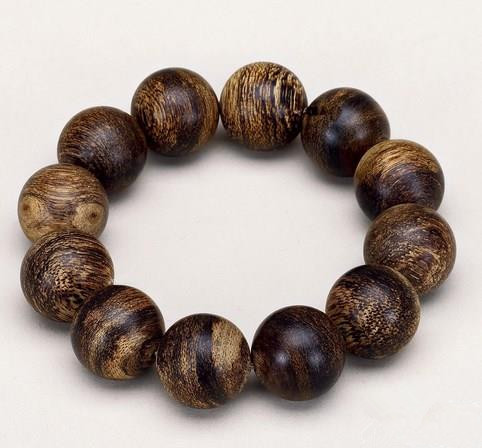 价值百万以上的沉香手串,几十万的沉香手串是什么样子